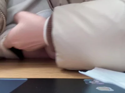 库存：偷偷在办公室发骚，对面的人不知道看到没有