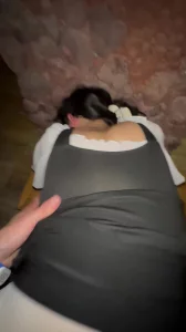 与女友在汗蒸房内后入刺激