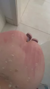 川渝大学生母狗小屁股真圆润啊，抽的都是印子。